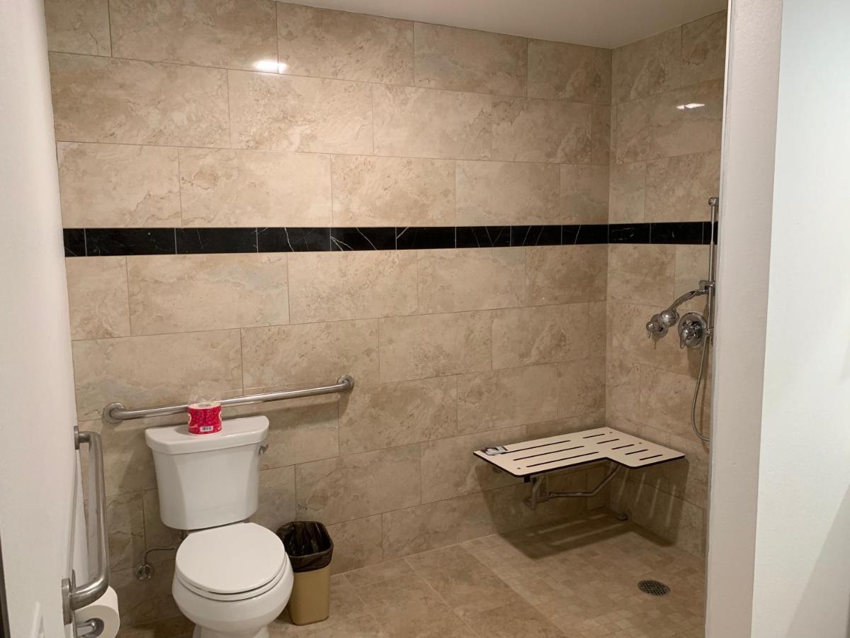 Desert Inn Motel Корона Екстериор снимка