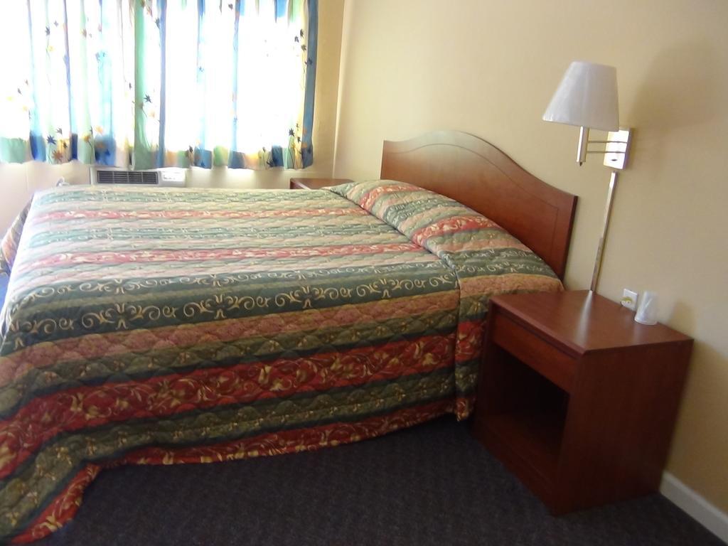Desert Inn Motel Корона Стая снимка