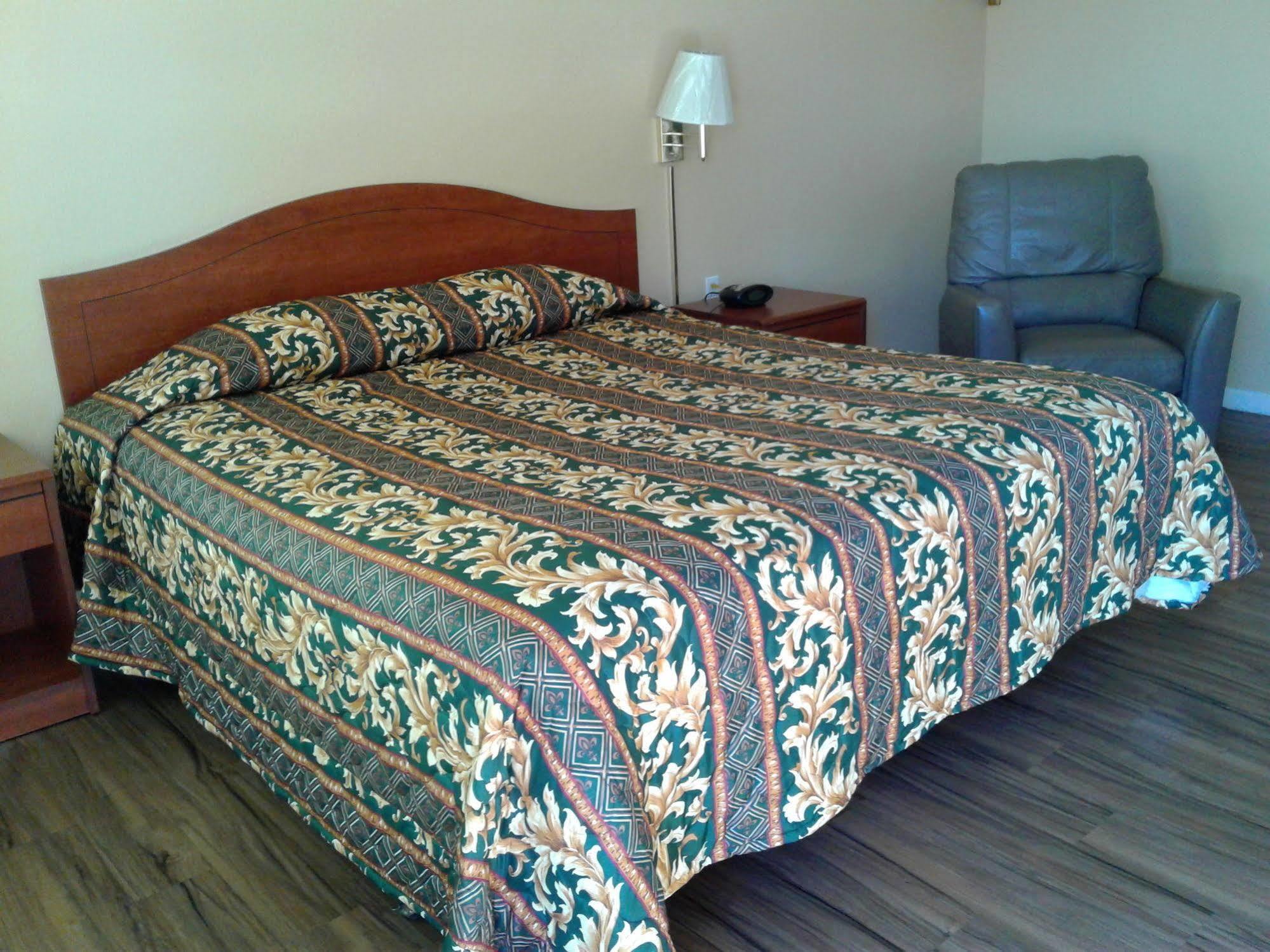 Desert Inn Motel Корона Екстериор снимка