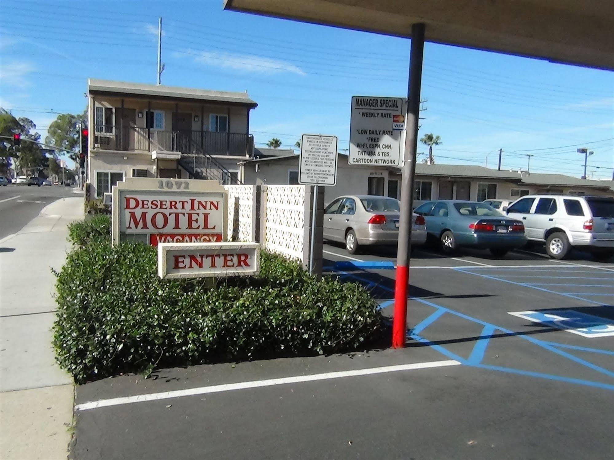 Desert Inn Motel Корона Екстериор снимка